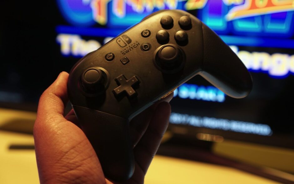 De Nintendo Switch Pro controller gaat per lading tien keer langer mee dan de Dualshock 4