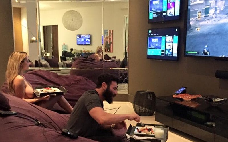 Steenrijke vrouwenverslinder Dan Bilzerian toont zijn spectaculaire gaming room