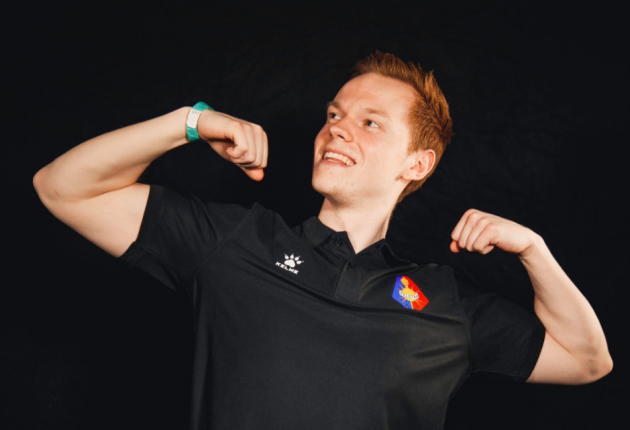 Natuurlijk hoort Tony Kok in deze lijst! De officiële eSporter van Telstar! Hij mag weliswaar aangesloten zijn bij een professionele voetbalclub, helaas zien we hem niet terug in de eDivisie. Maar niet getreurd! Tony is namelijk gekwalificeerd voor het FIFA Interactive World Cup in Londen. Daar zal hij met de beste FIFA spelers strijden om het wereldkampioenschap! Terecht dat hij terug te vinden is in dit lijstje.