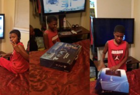 Kereltje denkt PlayStation 4 cadeau gekregen te hebben van genadeloze ouders