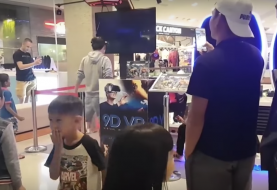 Deze gamer neemt virtual reality gaming iets te serieus