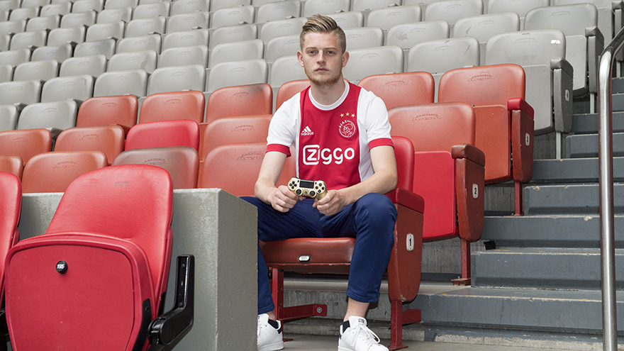 Dani Hagebeuk kampioen van de eDivisie op de Xbox!