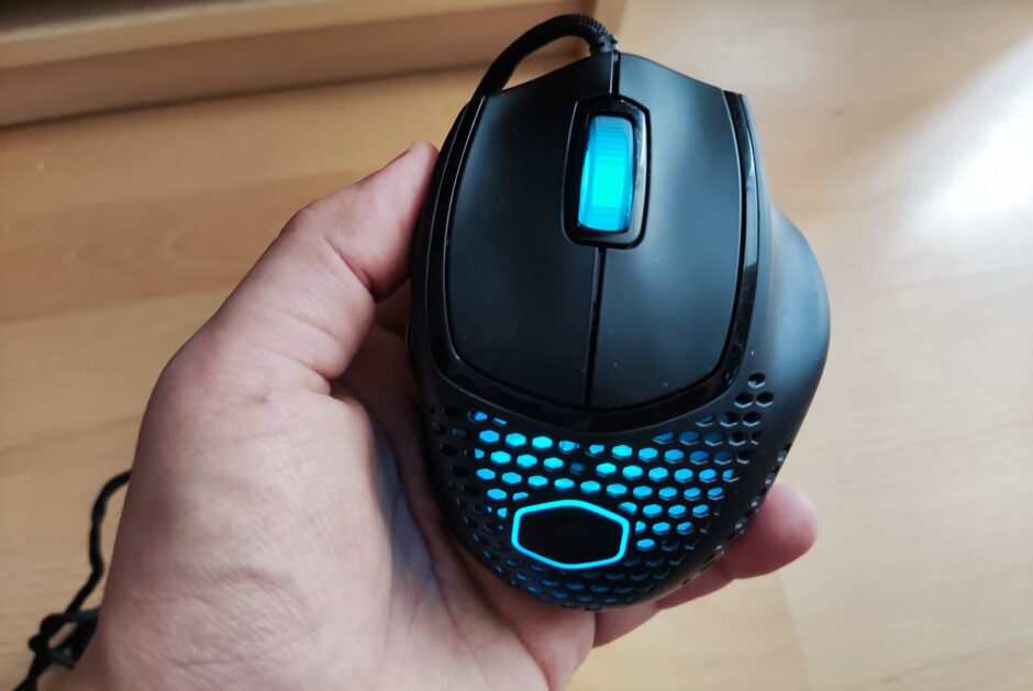 Review: Cooler Master MM720 lichtgewicht gaming muis