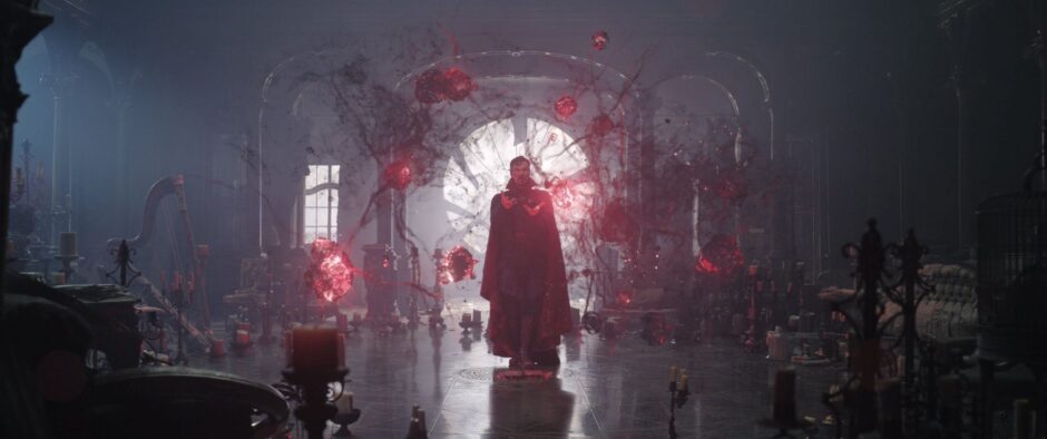 Alles loopt uit de hand in de eerste trailer van Doctor Strange in the Multiverse of Madness