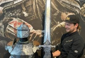 Belgische chocolatier maak live size replica van het harnas en het wapen uit The Elder Scrolls Online