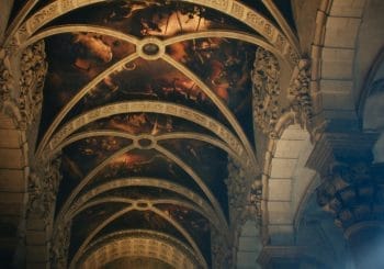 Demonische kunst naar een kathedraal in Frankrijk in deze Diablo IV open bèta live action trailer