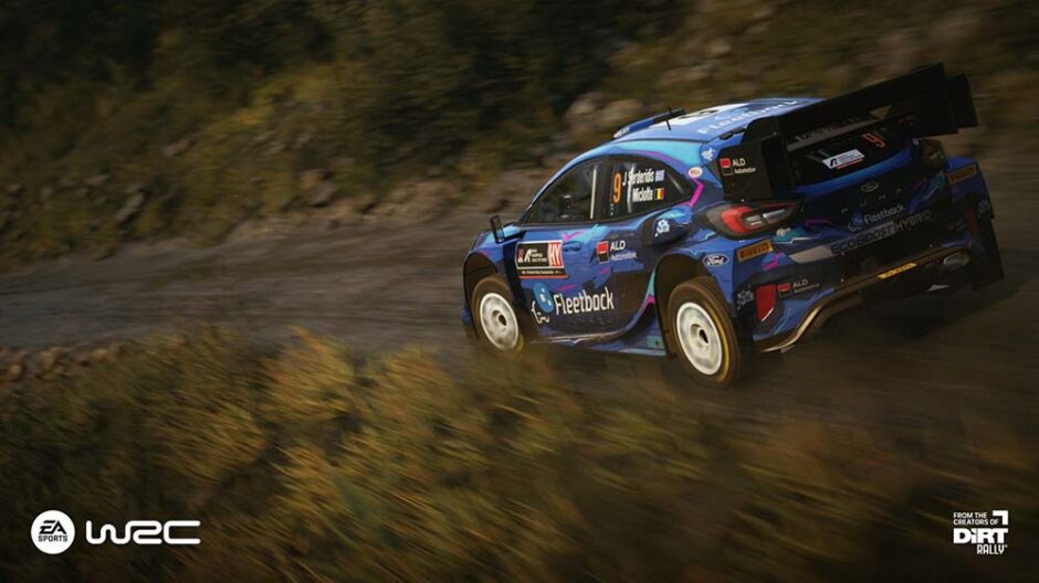 Off-road racer Abbie Eaton en Rally kampioen  Adrien Fourmaux nemen het tegen elkaar op in de nieuwe video EA Sports WRC